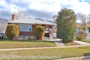 Main picture of 2816 Fowler Ave