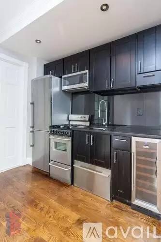 Main picture of 343 E 8th St