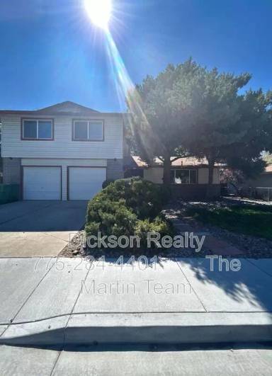 Main picture of 1955 Matteoni Dr