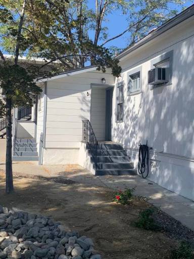 Main picture of 323 Saint Lawrence Ave