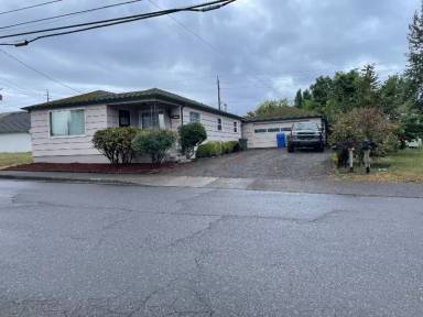 Main picture of 38850 Pleasant St