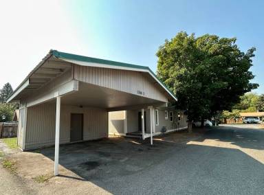 Main picture of 1300 N Brooklane St