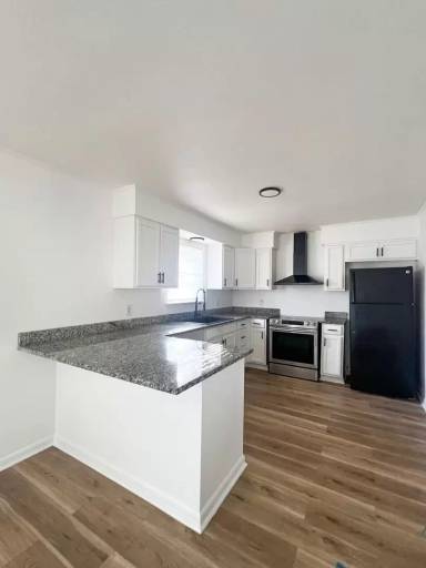Main picture of 400 W Scenic Dr