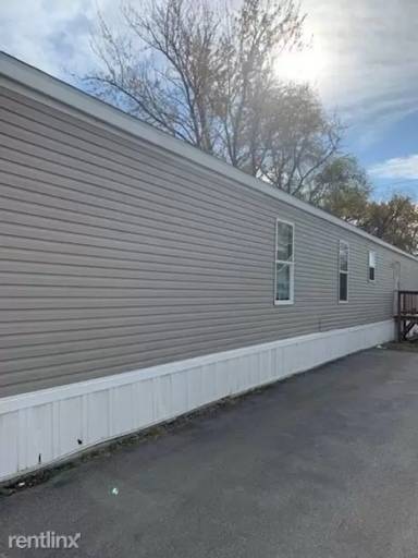 Main picture of Lakeside Estates Mobile Home Park