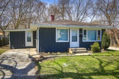 Main picture of 16406 Trumbull Ave