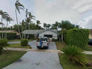Main picture of 19649 Delaware Cir