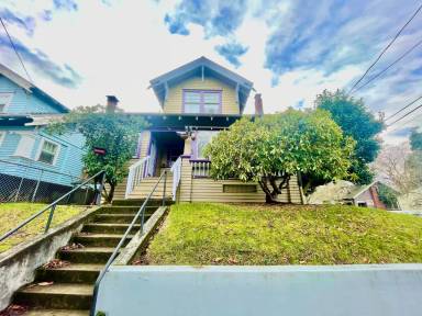 Main picture of 3508 SE Division St