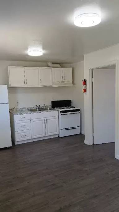 Main picture of 101 E Barbara St