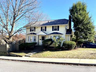 Main picture of 44 Upton Rd