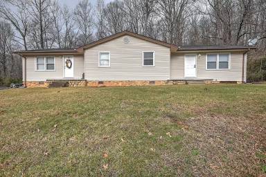 Main picture of 215 Haywood Dr