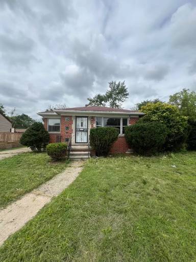 Main picture of 19419 Schoenherr St