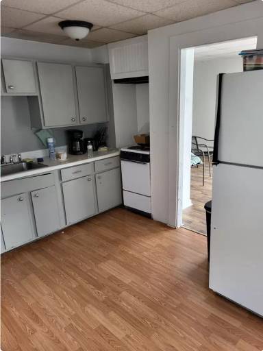 Main picture of 154 E Main St