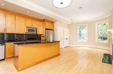 Main picture of 70 E Brookline St