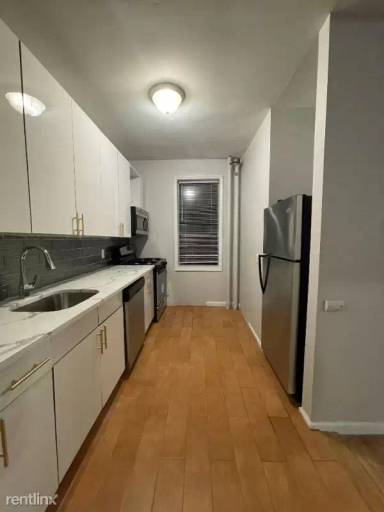 Main picture of 9 Garrison Ave