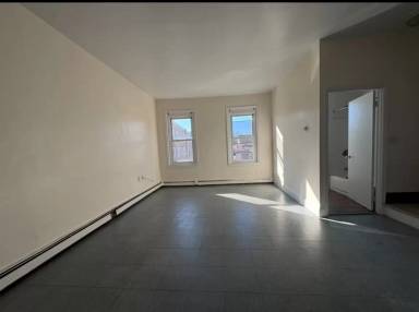 Main picture of 417 W Marshall St