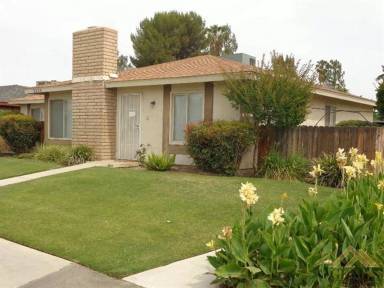 Main picture of 2620 N Half Moon Dr