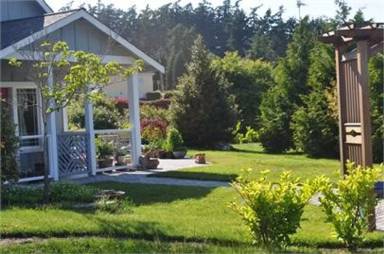 Main picture of 604 NW Glenwood Ct