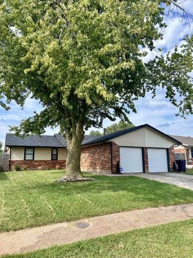 Main picture of 3708 Oakcliff Dr