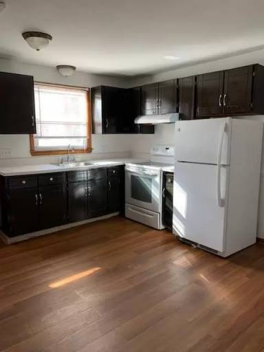 Main picture of 221 Village Dr