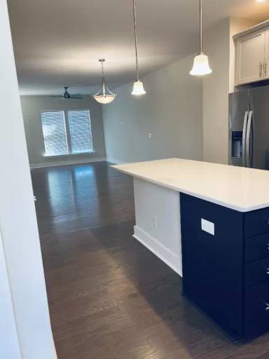 Main picture of 2932 Grand Union Way
