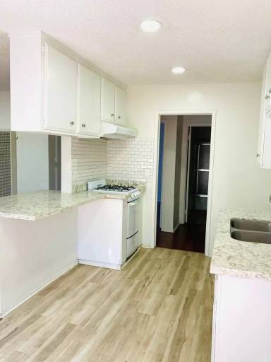 Main picture of 6737 Newlin Ave