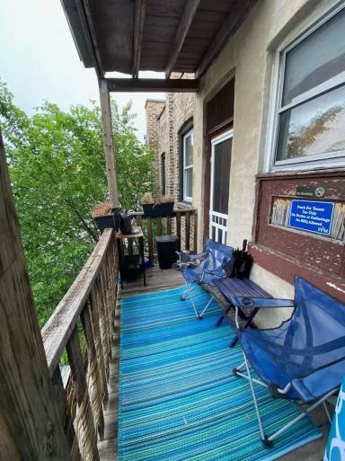 Main picture of 1751 W Ainslie St