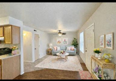 Main picture of 1715 N Main St