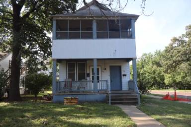 Main picture of 600 1/2 Gypsum Ave