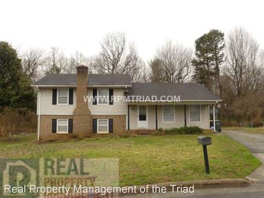 Main picture of 11 Limerick Ct