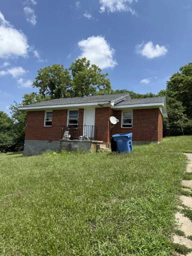 Main picture of 704 S 4th St