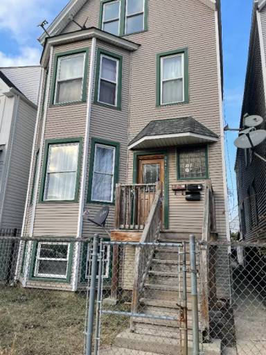Main picture of 3642 W Shakespeare Ave