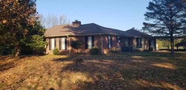 Main picture of 2404 Pitts Ln