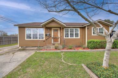 Main picture of 4906 Waltham Dr
