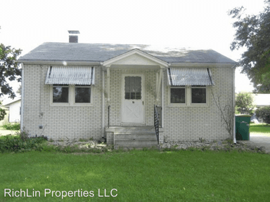 Main picture of 49 W Oak St