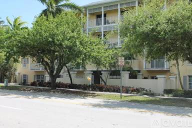Main picture of 7000 SW 80th St