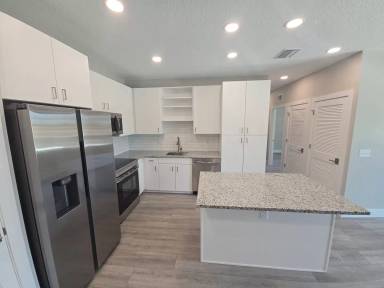 Main picture of 701 Bates Ave SW