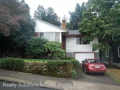 Main picture of 151 SE 72nd Ave