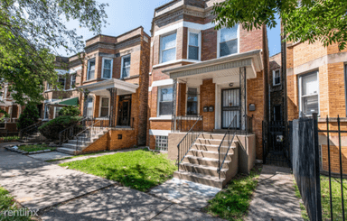 Main picture of 7212 S Saint Lawrence Ave