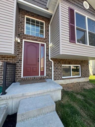 Main picture of 919 Foster Ct