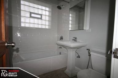 Main picture of 4836 N Paulina St