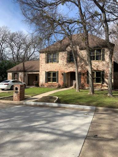 Main picture of 5809 Forest River Dr