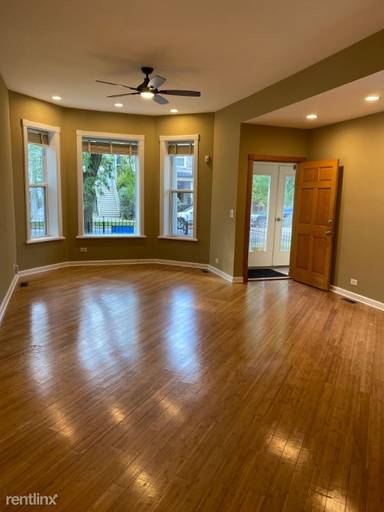 Main picture of 2903 N Richmond St