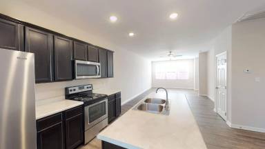 Main picture of 300 Bogle St