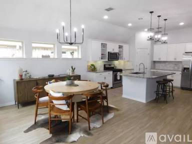 Main picture of 104 Vail Dr