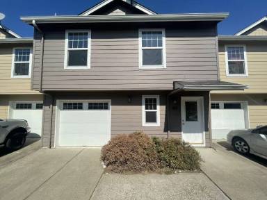 Main picture of 3450 Hawthorne Ave NE