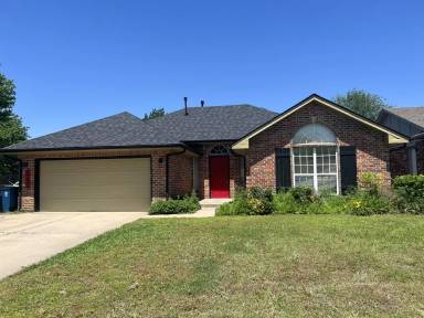 Main picture of 1921 Gray Fox Dr