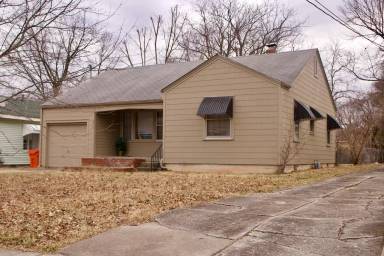 Main picture of 1510 S Kickapoo Ave