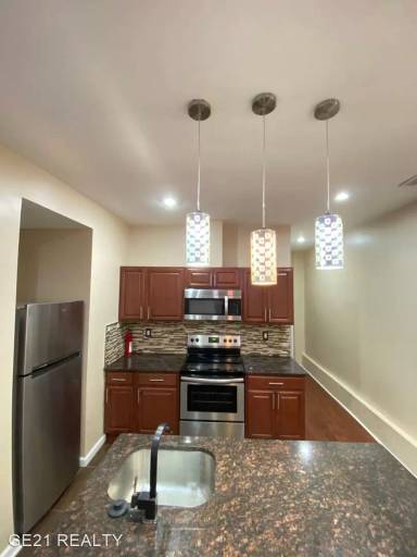 Main picture of 1548 S 18th St