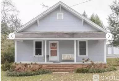Main picture of 105 W 7th Ave