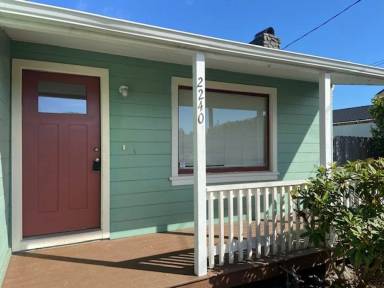 Main picture of 2240 Ross St